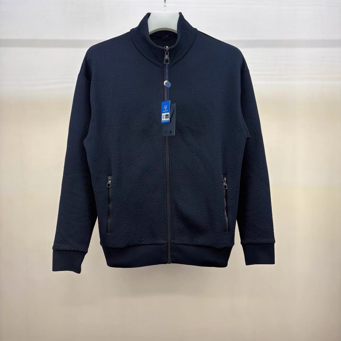 Louis Vuitton Louis Vuitton Navy Embossed LV Logo S Jacket New Size US S / EU 44-46 / 1 - 1 Thumbnail