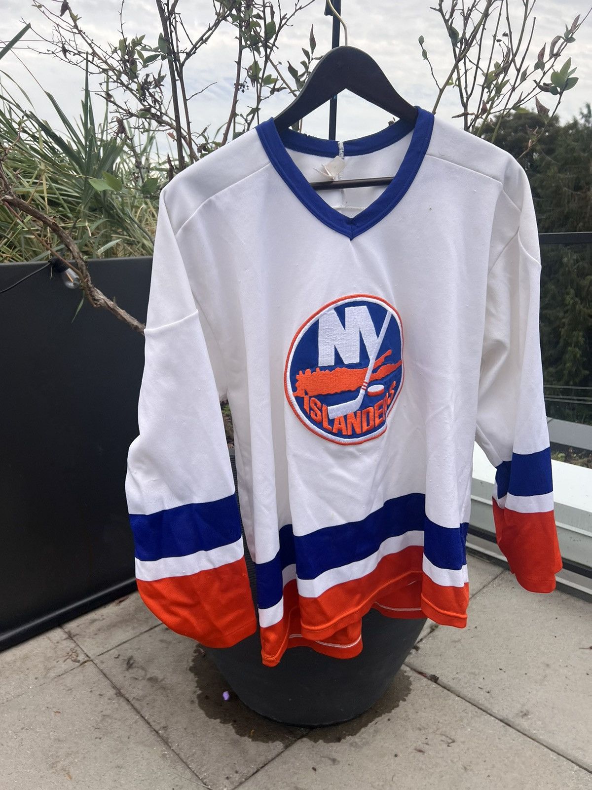 Ccm × Vintage Vintage New York Islanders Hockey Jersey CCM 80s 90s Size US L / EU 52-54 / 3 - 2 Thumbnail