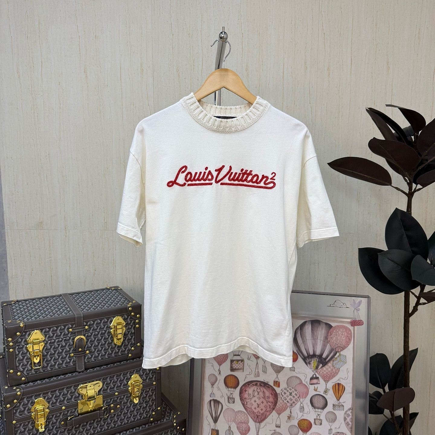 Louis Vuitton Louis Vuitton Embroidered Logo T-Shirt Size S Size US S / EU 44-46 / 1 - 1 Thumbnail