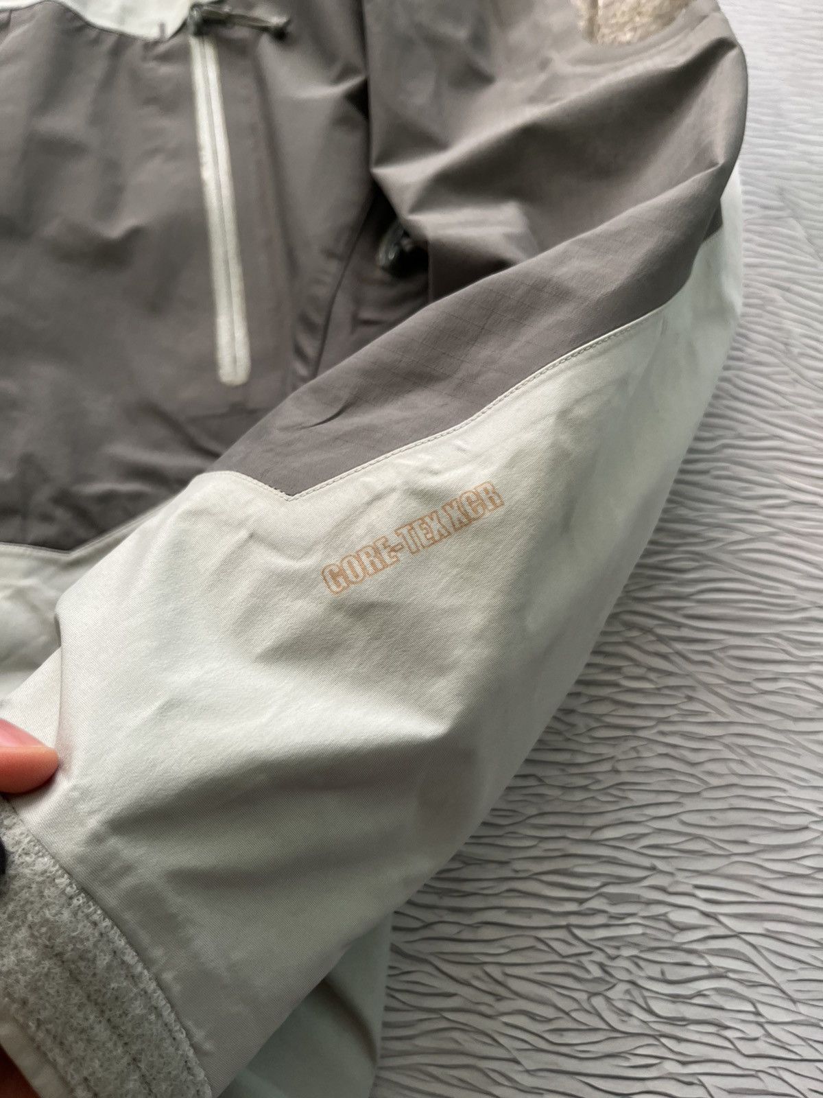 Arc'teryx Vintage 2003 Arc teryx Sidewinder Gore Tex XCR Jacket White Size M / US 6-8 / IT 42-44 - 4 Thumbnail