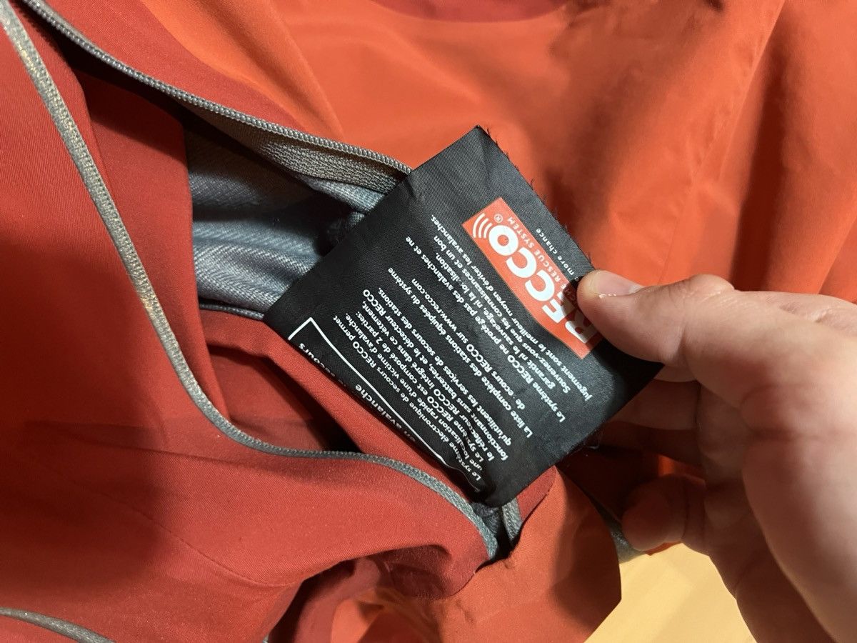Arc'teryx Arc’teryx Vintage Gore Tex Jacket Red RECCO Size US L / EU 52-54 / 3 - 17 Thumbnail