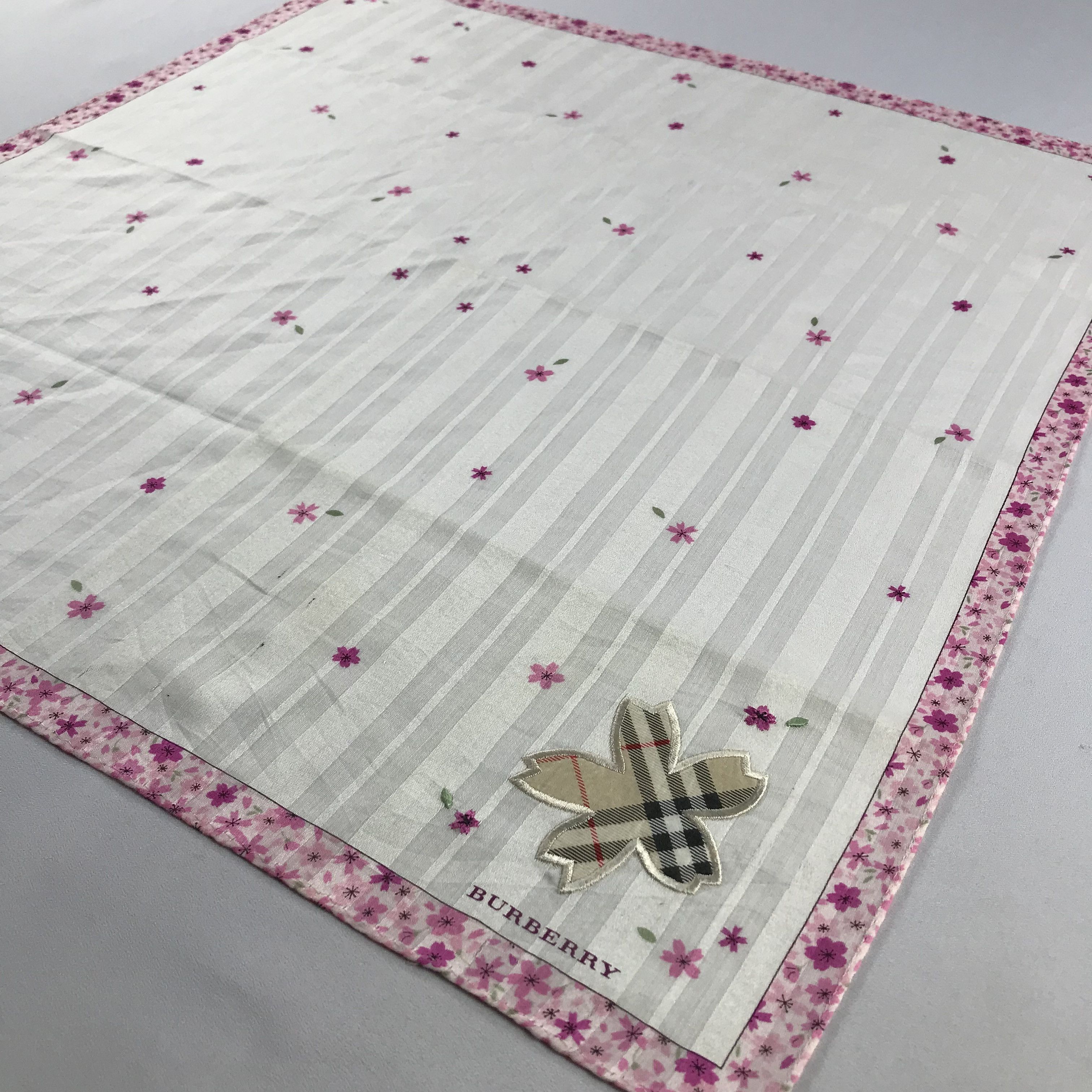 Burberry Burberry Handkerchief / Bandana / Neckerchief C560 Size ONE SIZE - 4 Thumbnail