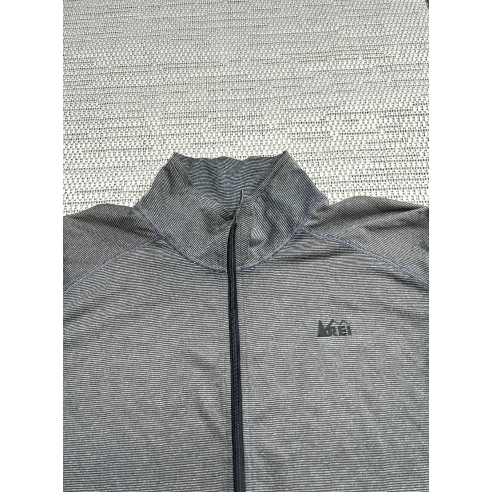 Vintage REI Shirt Mens Large Gray Striped Stretch Logo Mock Neck Half Zip Athletic Top Size US L / EU 52-54 / 3 - 3 Thumbnail