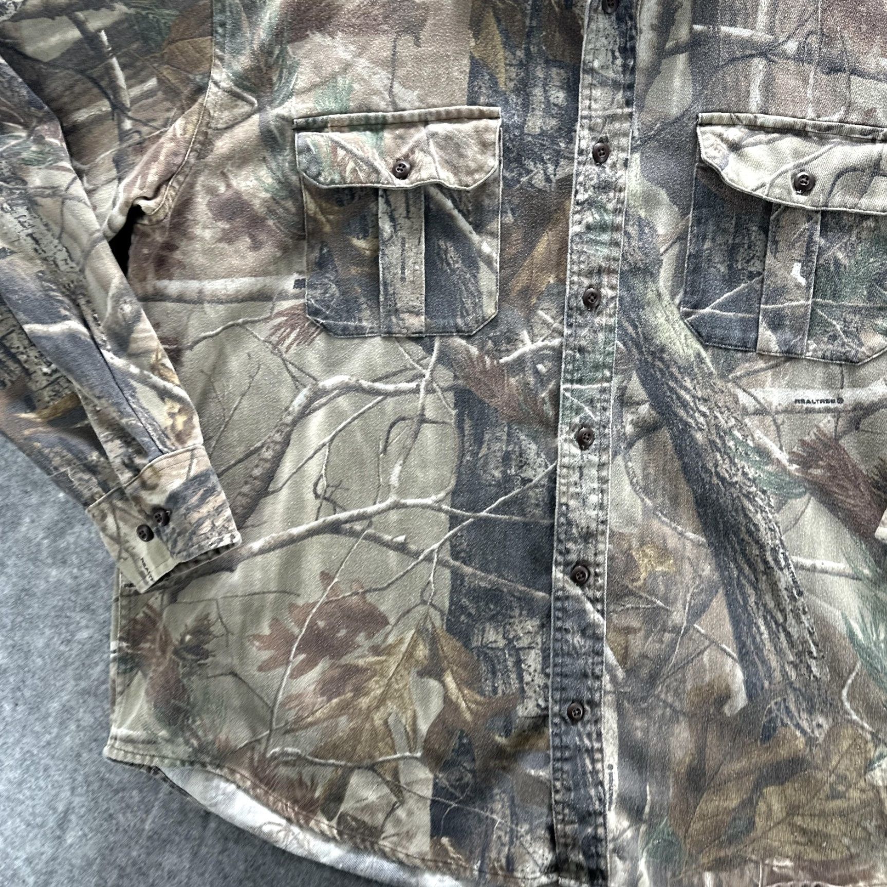 Vintage VINTAGE Cabela's Shirt Mens XL Camouflage Realtree Button Front Flannel Hunting Outdoor Gear Size US XL / EU 56 / 4 - 6 Thumbnail