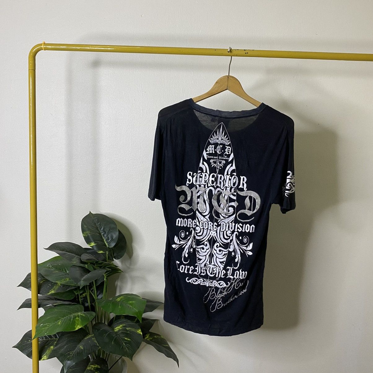 Vintage Y2K MCD More Core Division Surf Affliction Design T Shirt Size US S / EU 44-46 / 1 - 1 Thumbnail