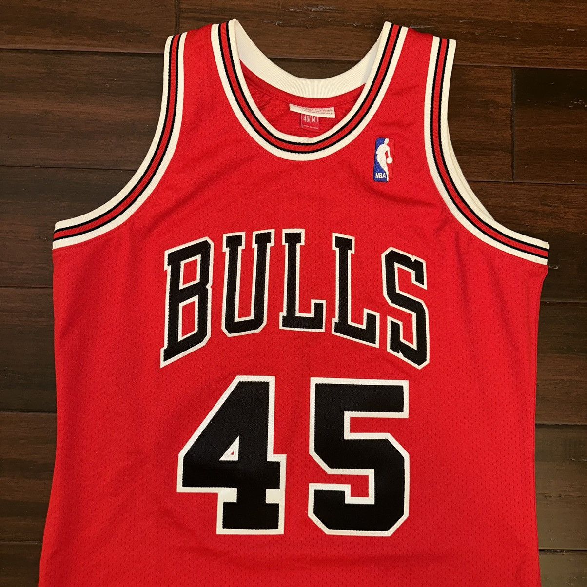 Mitchell & Ness Mitchell & Ness Michael Jordan 1994-95 45 Authentic Jersey Size US M / EU 48-50 / 2 - 5 Thumbnail
