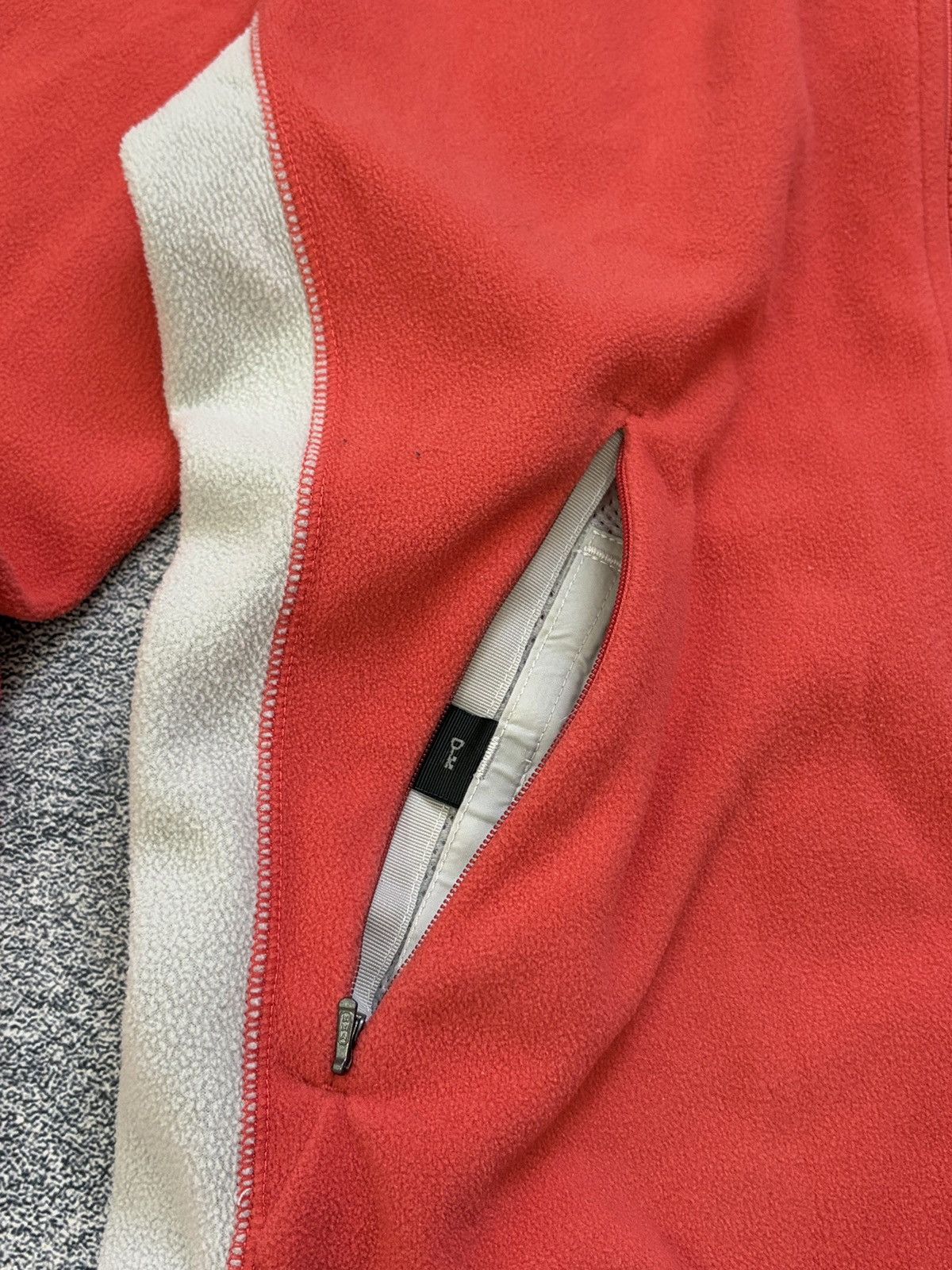 Nike ACG Vintage Nike ACG Therma-Fit Fleece Jacket Red Grey Y2K M Size M / US 6-8 / IT 42-44 - 9 Thumbnail