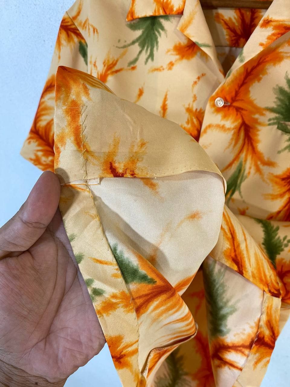 Vintage vintage 60s/70s polyester hawaiian shirt nice design Size US L / EU 52-54 / 3 - 8 Thumbnail