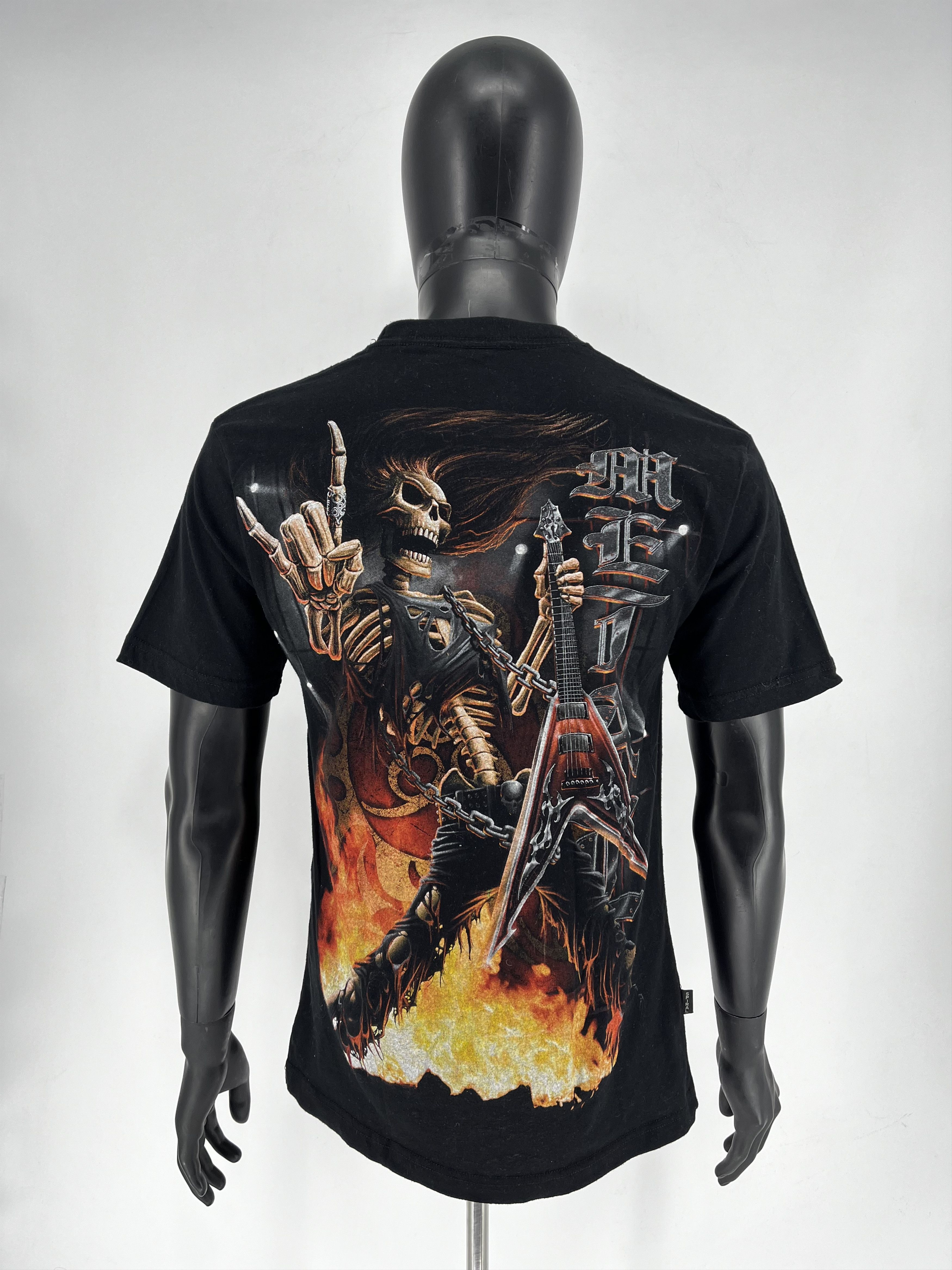 Band Tees VINTAGE GOTHIC SPIRAL SKULL Y2K GRUNGE PUNK ROCK Size US M / EU 48-50 / 2 - 9 Thumbnail