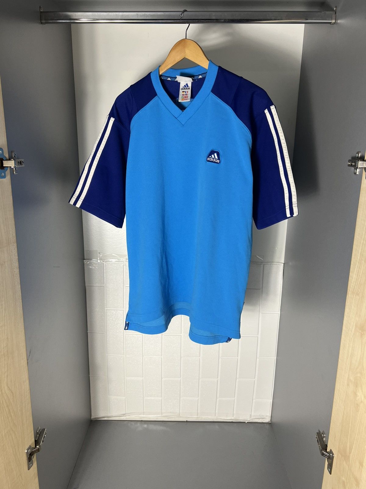 Adidas VINTAGE ADIDAS ORIGINAL EQUIPMENT RETRO T-SHIRT CASUAL 90s Size US L / EU 52-54 / 3 - 3 Thumbnail