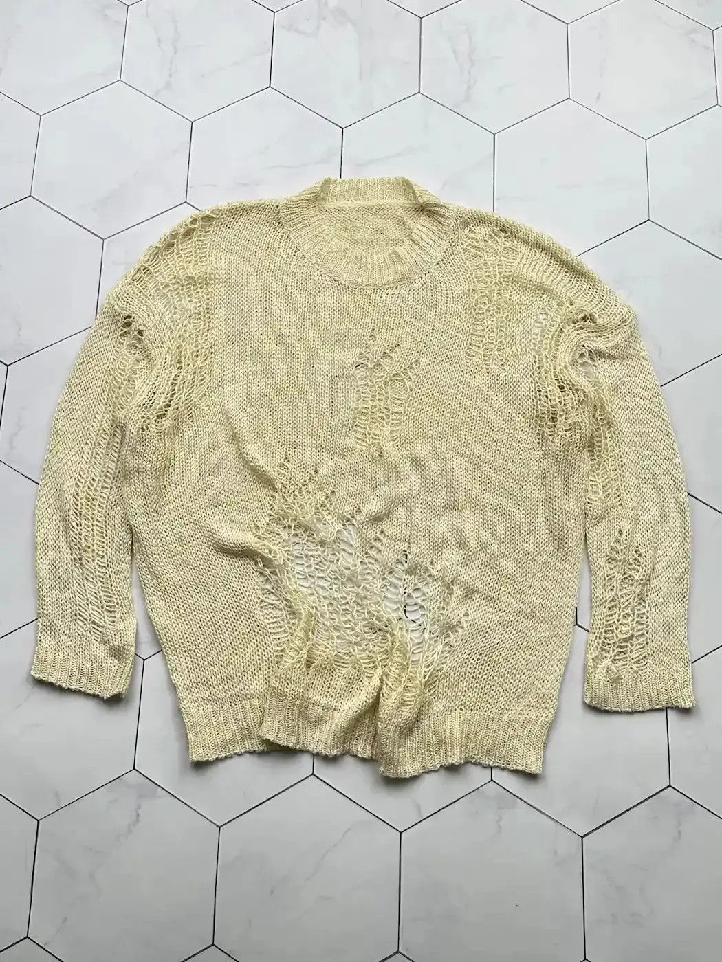 Vintage Distressed Knit Sweater (B476)