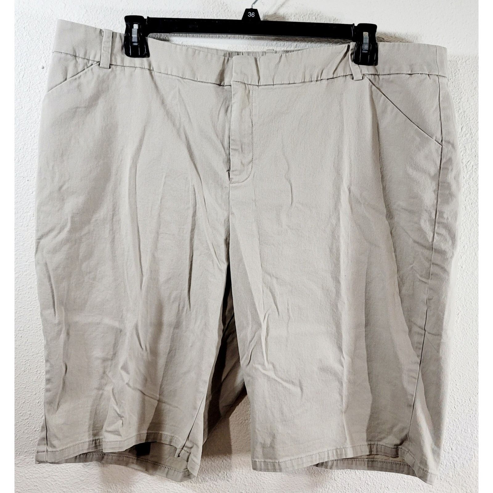Other Lane Bryant Tan Beige Flat Front Chino Shorts 22 Lightweight Size 42" / US 20 - 1 Thumbnail