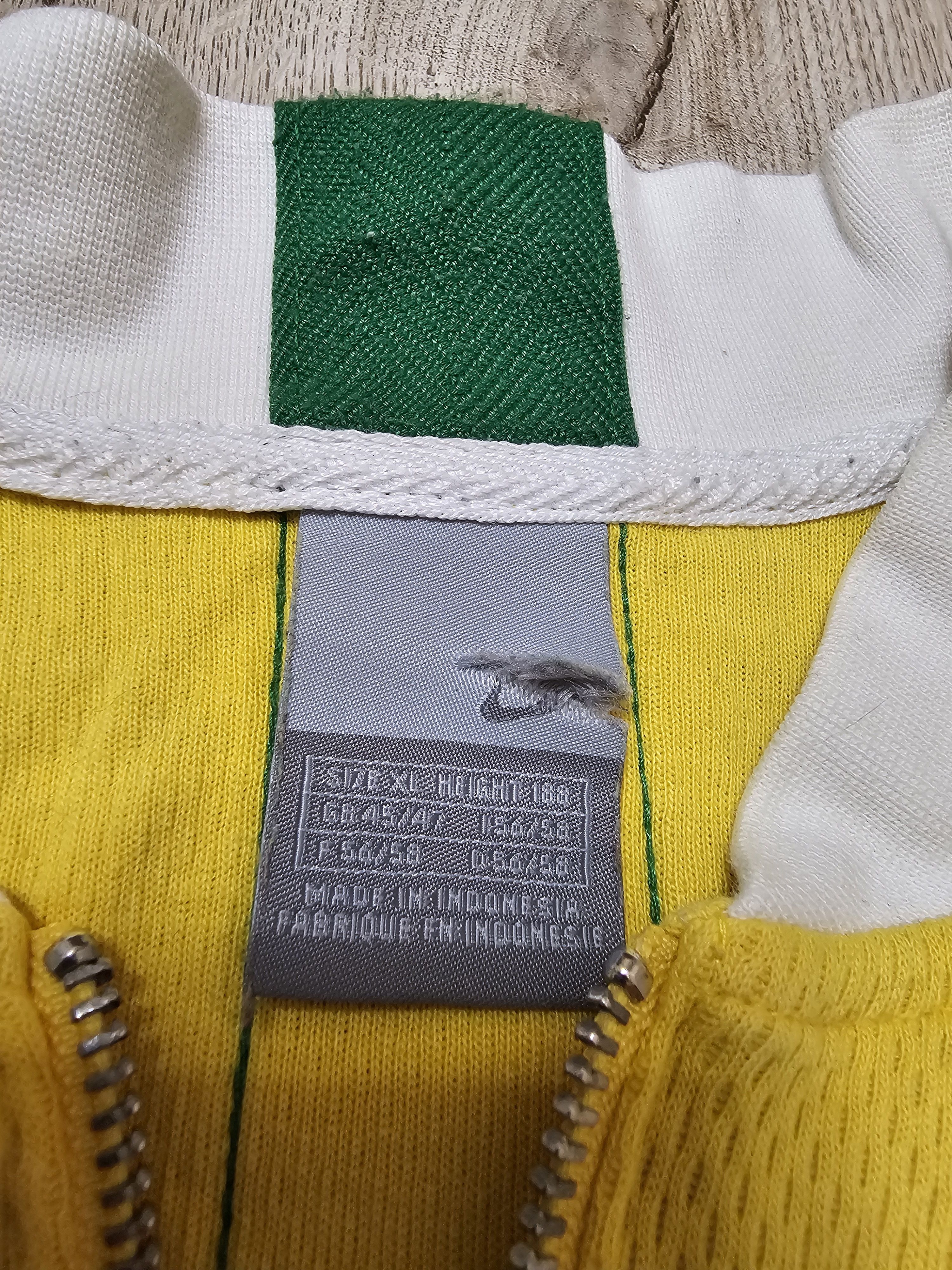 Nike BRAZIL VINTAGE TRAINING FOOTBALL JACKET SOCCER JACKET Size US XL / EU 56 / 4 - 8 Thumbnail