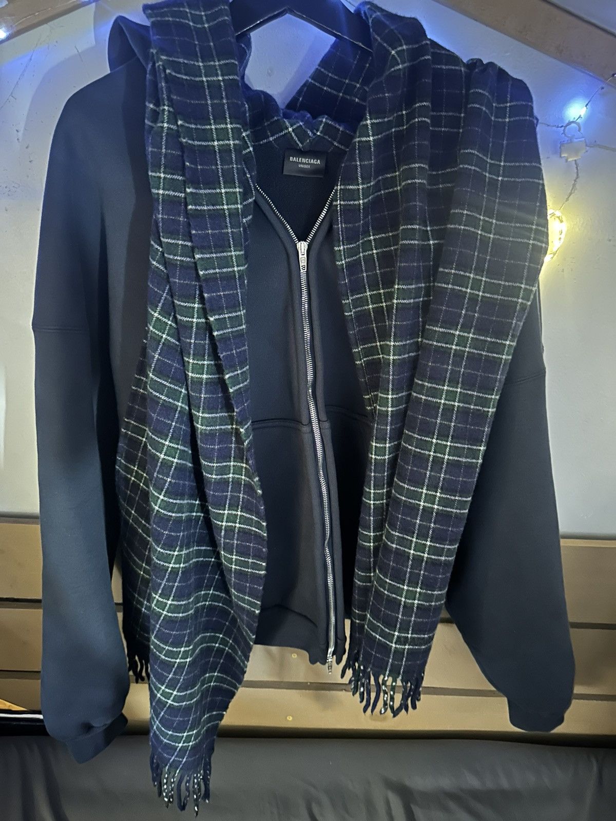 Balenciaga Balenciaga Scarf incognito hoodie size 2 Size US M / EU 48-50 / 2 - 1 Thumbnail