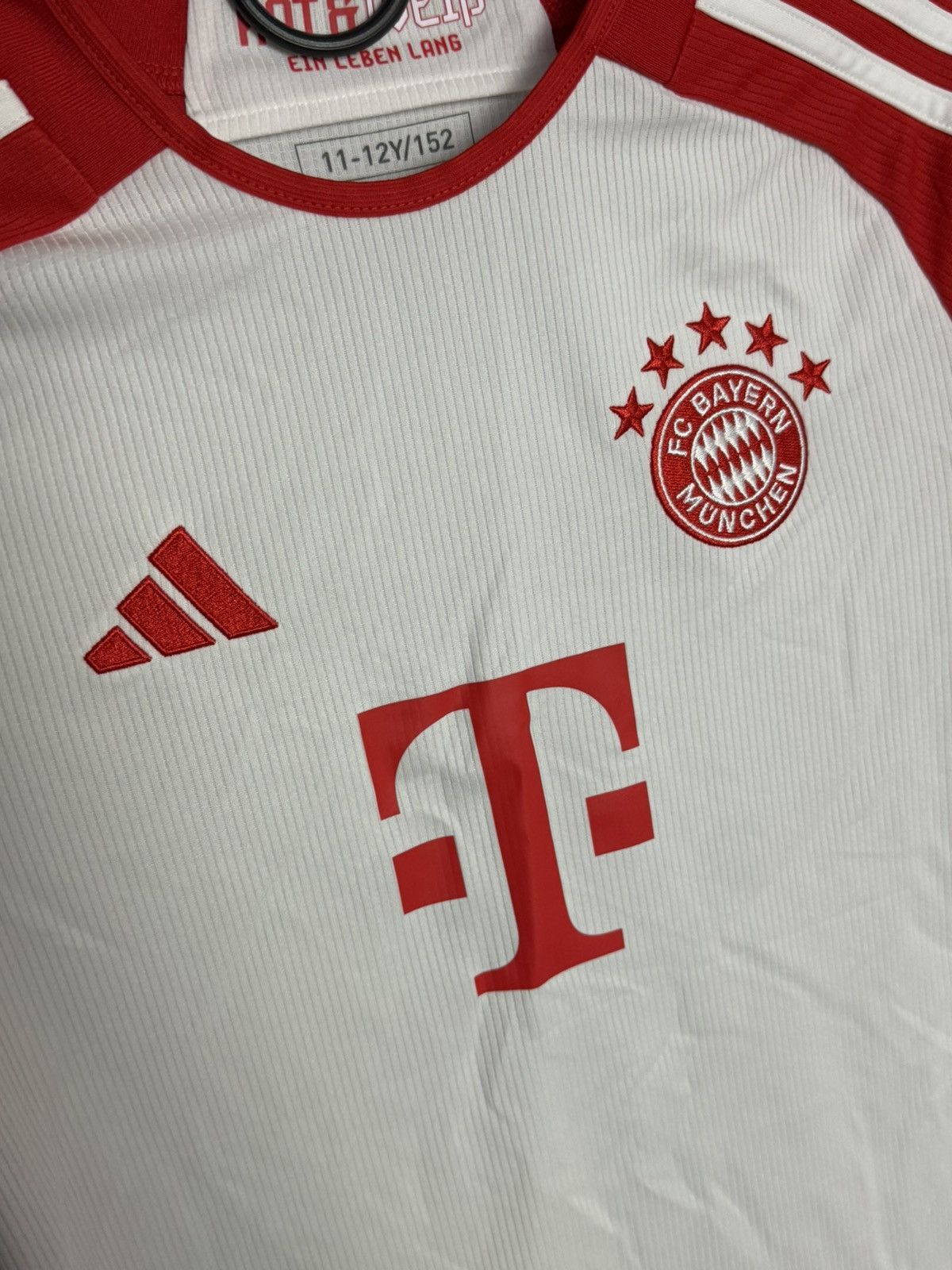 Adidas KIDS New Bayern Munchen 23/24 Home Musiala Football Jersey Size US XS / EU 42 / 0 - 4 Thumbnail