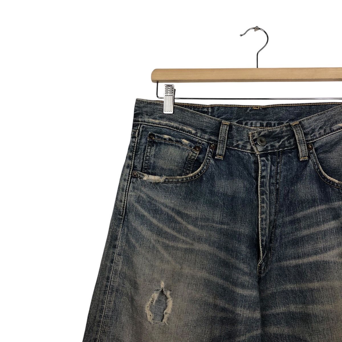 Levi's Levi’s Vintage Distressed Faded Denim Heavy Whiskers Rare Size US 32 / EU 48 - 8 Thumbnail