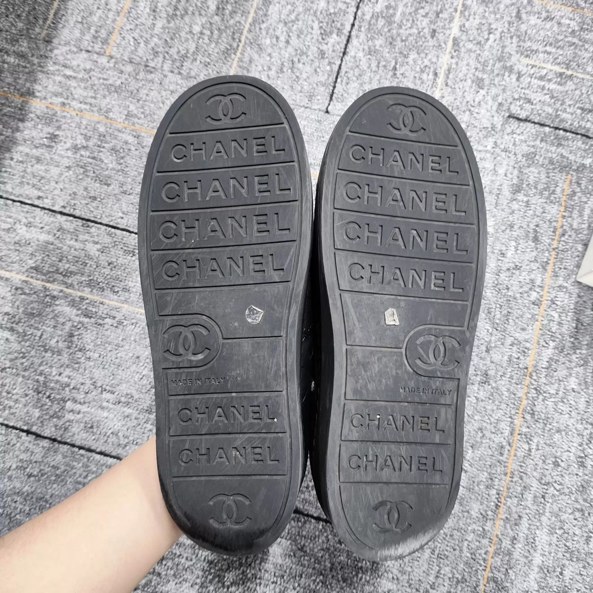 Chanel Chanel Black Leather Sneaker 37.5C 260420SJD5J07 Size US 6 / IT 36 - 5 Thumbnail