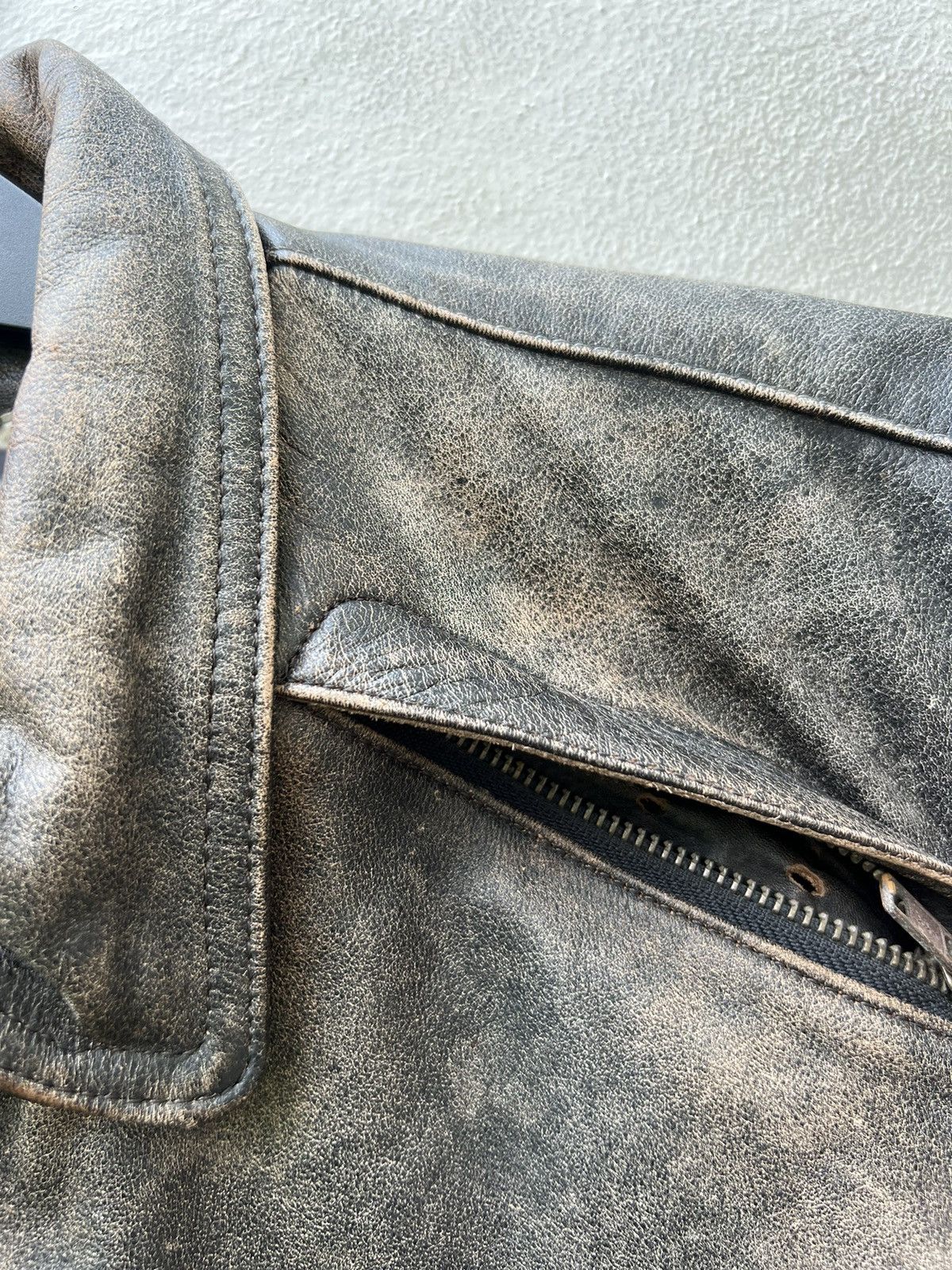 Leather Vintage Triumph Motorcycles Fade Patina Leather Jacket Size US L / EU 52-54 / 3 - 10 Thumbnail