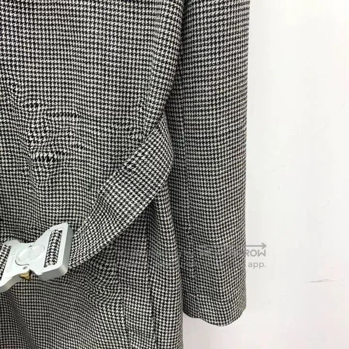 Dior gray houndstooth wool trench coat with belt. Size US L / EU 52-54 / 3 - 4 Thumbnail