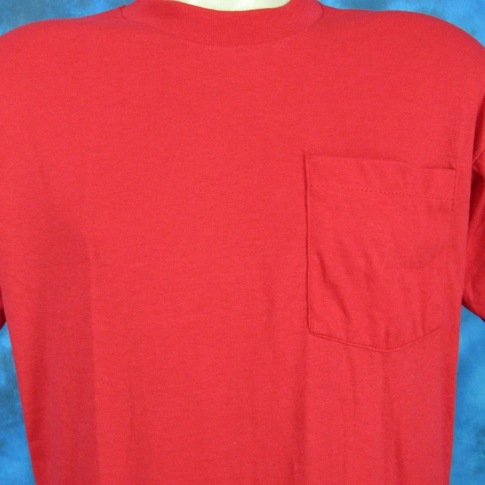 Fruit Of The Loom VINTAGE fruit of the loom T-Shirt RED SMALL 80s pocket single stitch Size US S / EU 44-46 / 1 - 2 Thumbnail