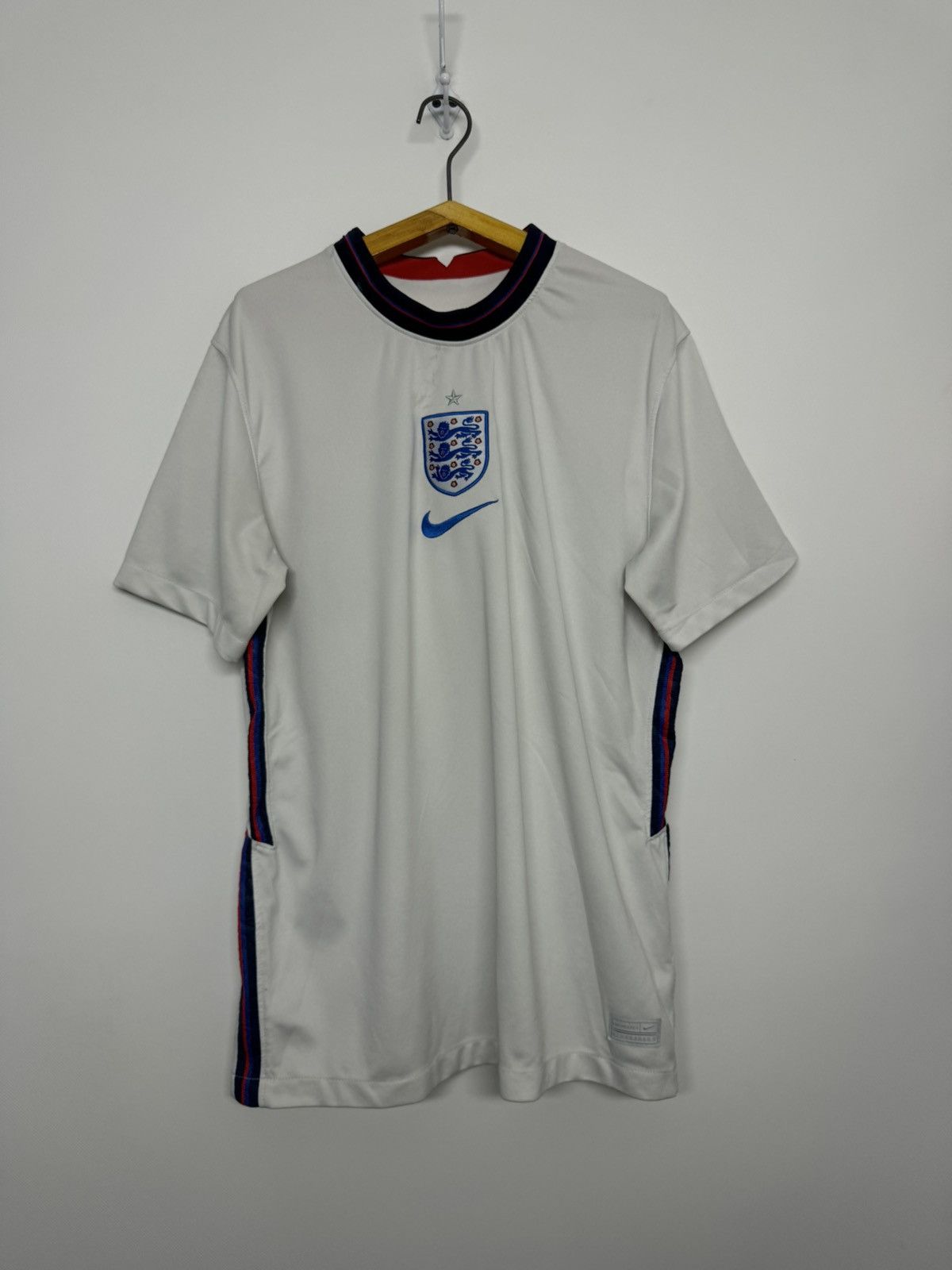 Nike Vintage Nike England National Team T-shirt jersey Size US M / EU 48-50 / 2 - 2 Thumbnail