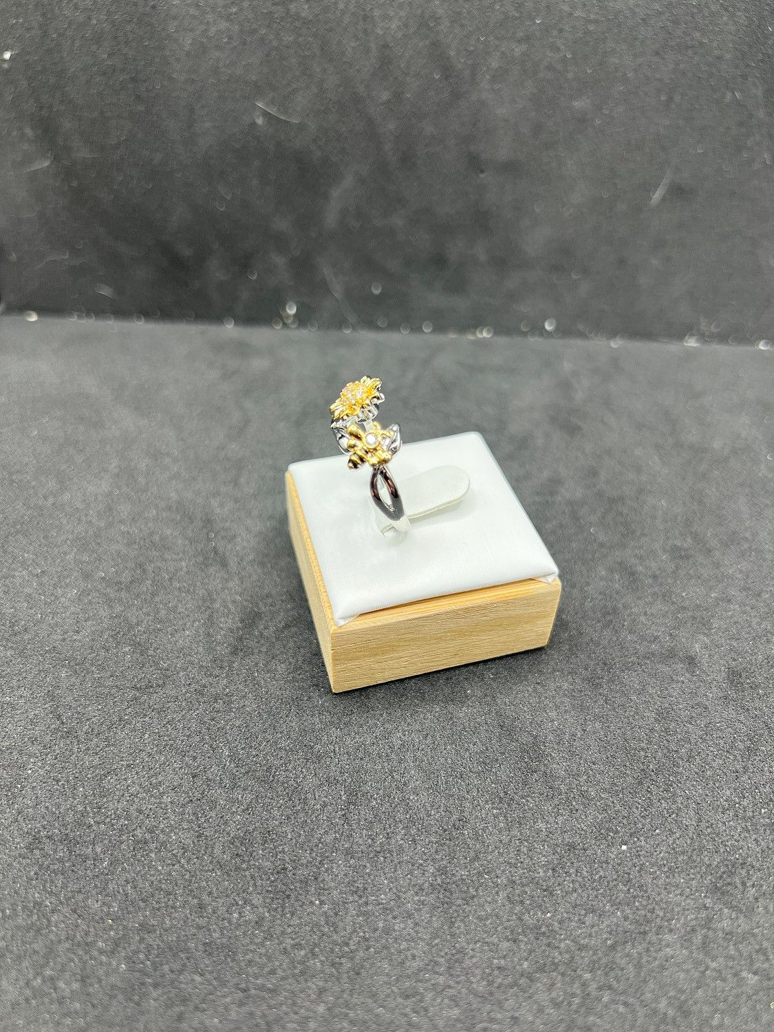 Jewelry Sun Flower and Bee Silver Ring - Size 7.25 Size ONE SIZE - 2 Thumbnail