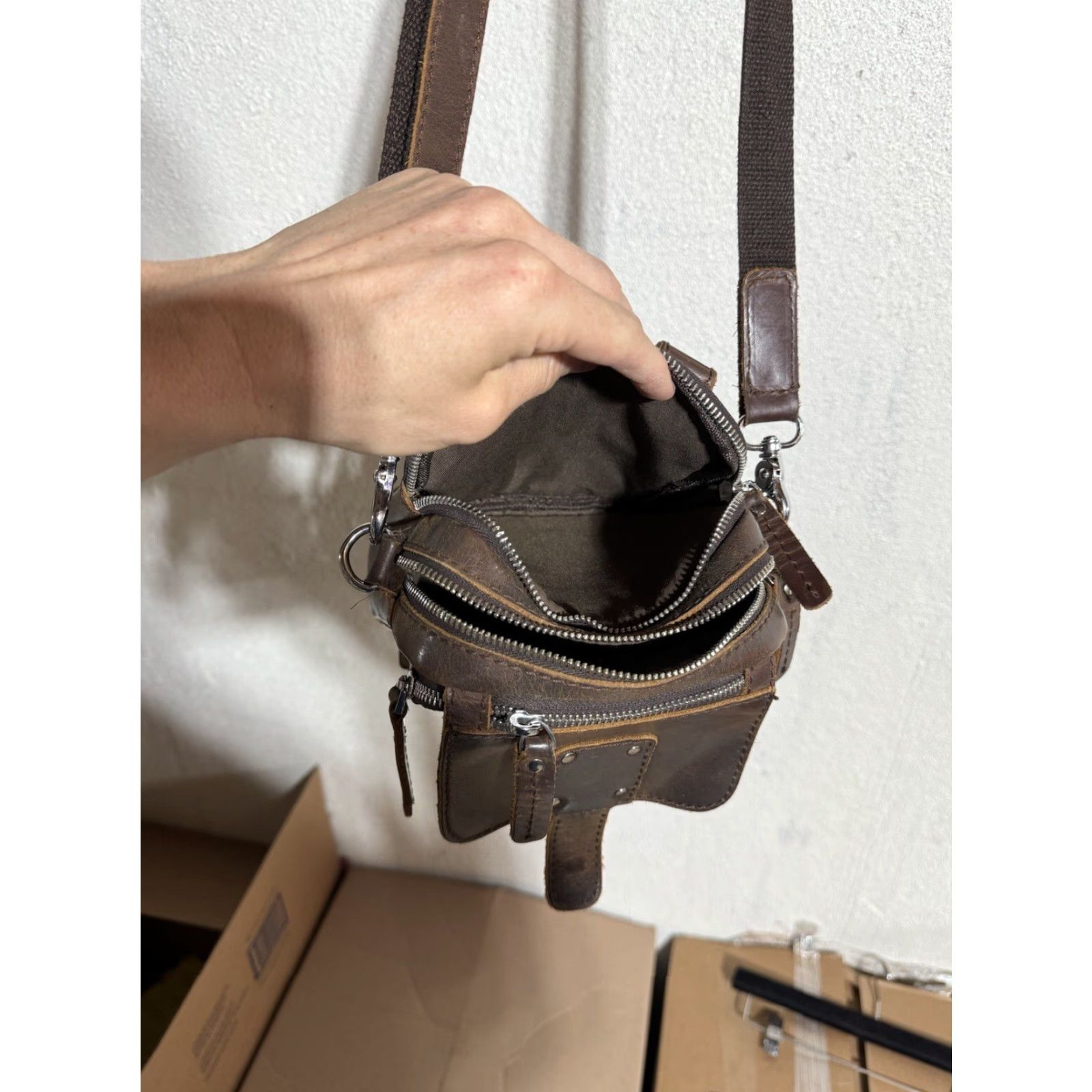 Vagabond Vagabond Traveler Messenger Bag Crossbody Shoulder Strap Bag Brown Leather Small Men Size ONE SIZE - 6 Thumbnail