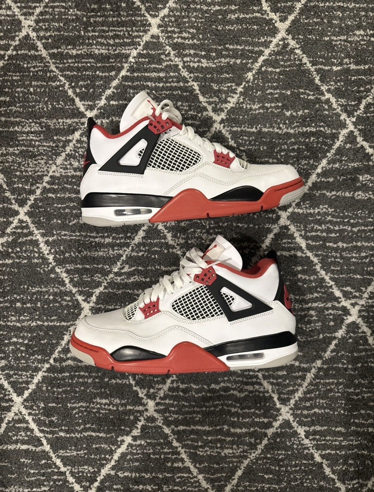 Jordan Brand Jordan 4 retro “OG Fire Red 2020” Size US 11 / EU 44 - 1 Thumbnail
