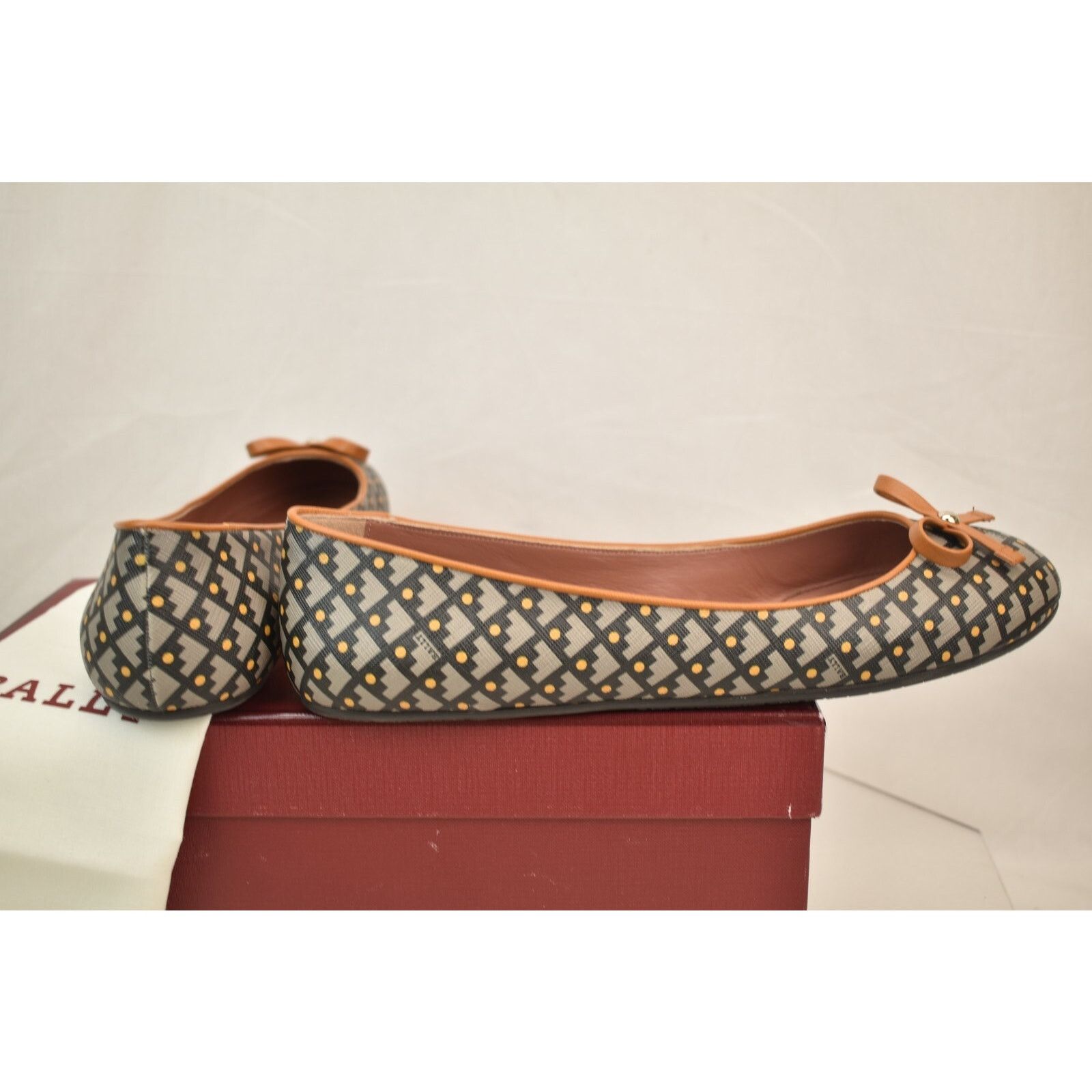 Bally BALLY DULCINA BEIGE COATED CANVAS LOGO LEATHER BOW FLATS 10 Size US 10 / IT 40 - 8 Thumbnail