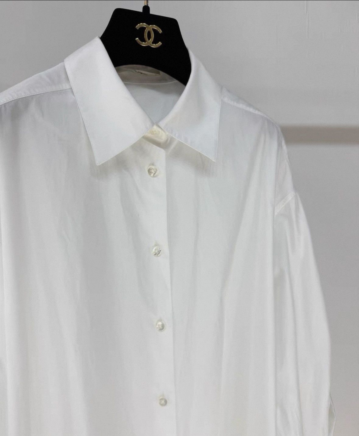 The Row The row size 0Mid-length long-sleeved shirt Size US XS / EU 42 / 0 - 3 Thumbnail