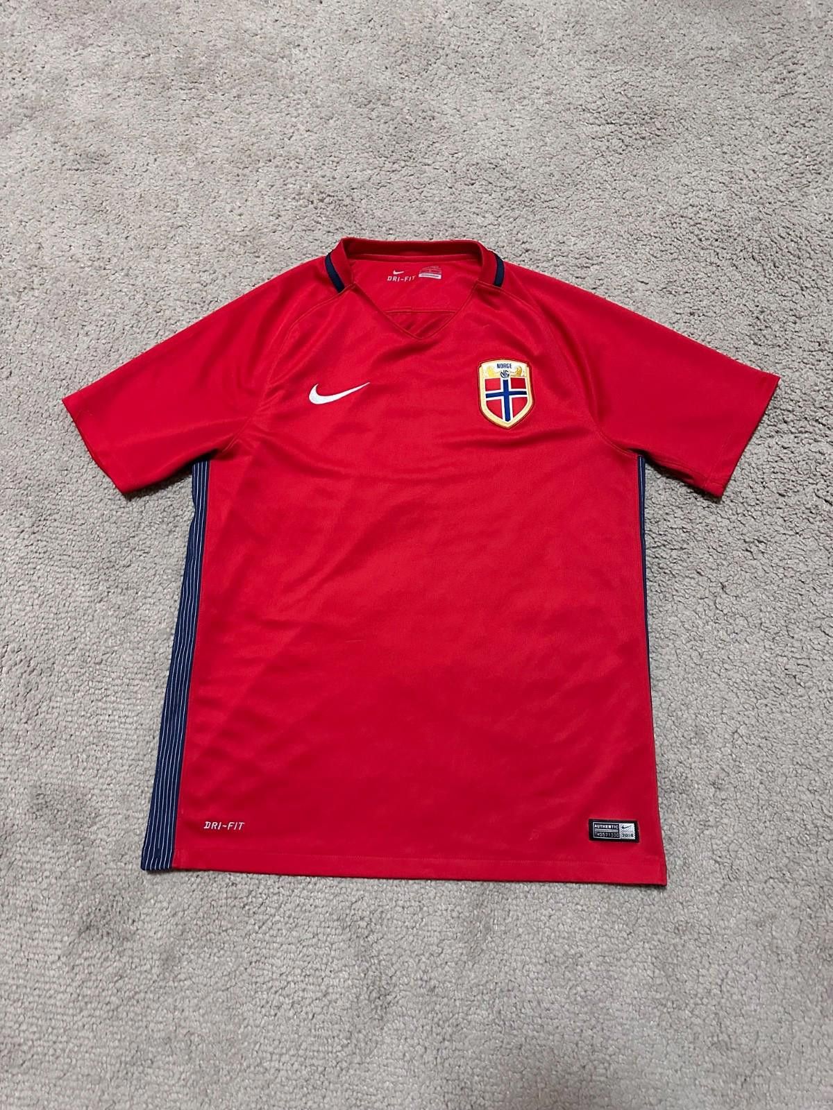 Nike NORWAY 2016 2018 HOME SHIRT FOOTBALL JERSEY NIKE SIZE M Size US M / EU 48-50 / 2 - 1 Thumbnail