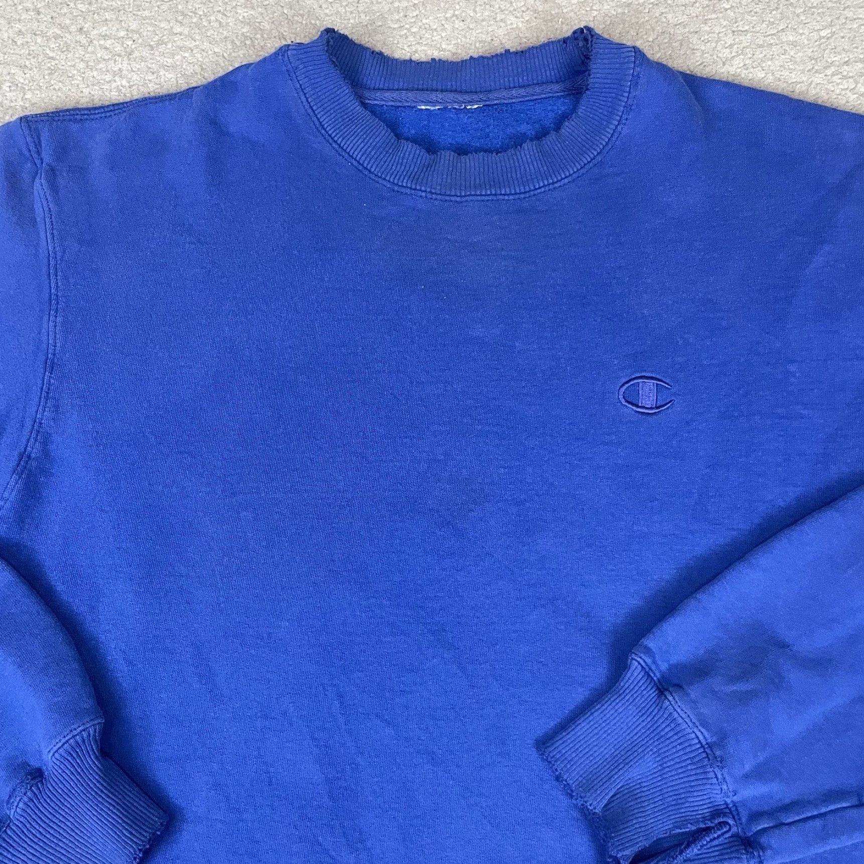 Champion VINTAGE Champion Sweatshirt Mens Large Blue Faded Heavy Cotton Distressed Faded Size US L / EU 52-54 / 3 - 2 Thumbnail