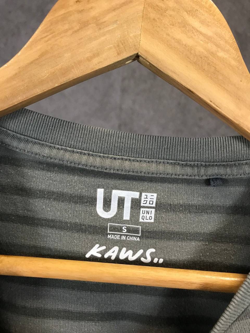 Kaws × Uniqlo Kaws x Uniqlo striped designer logo tee Size US S / EU 44-46 / 1 - 4 Thumbnail