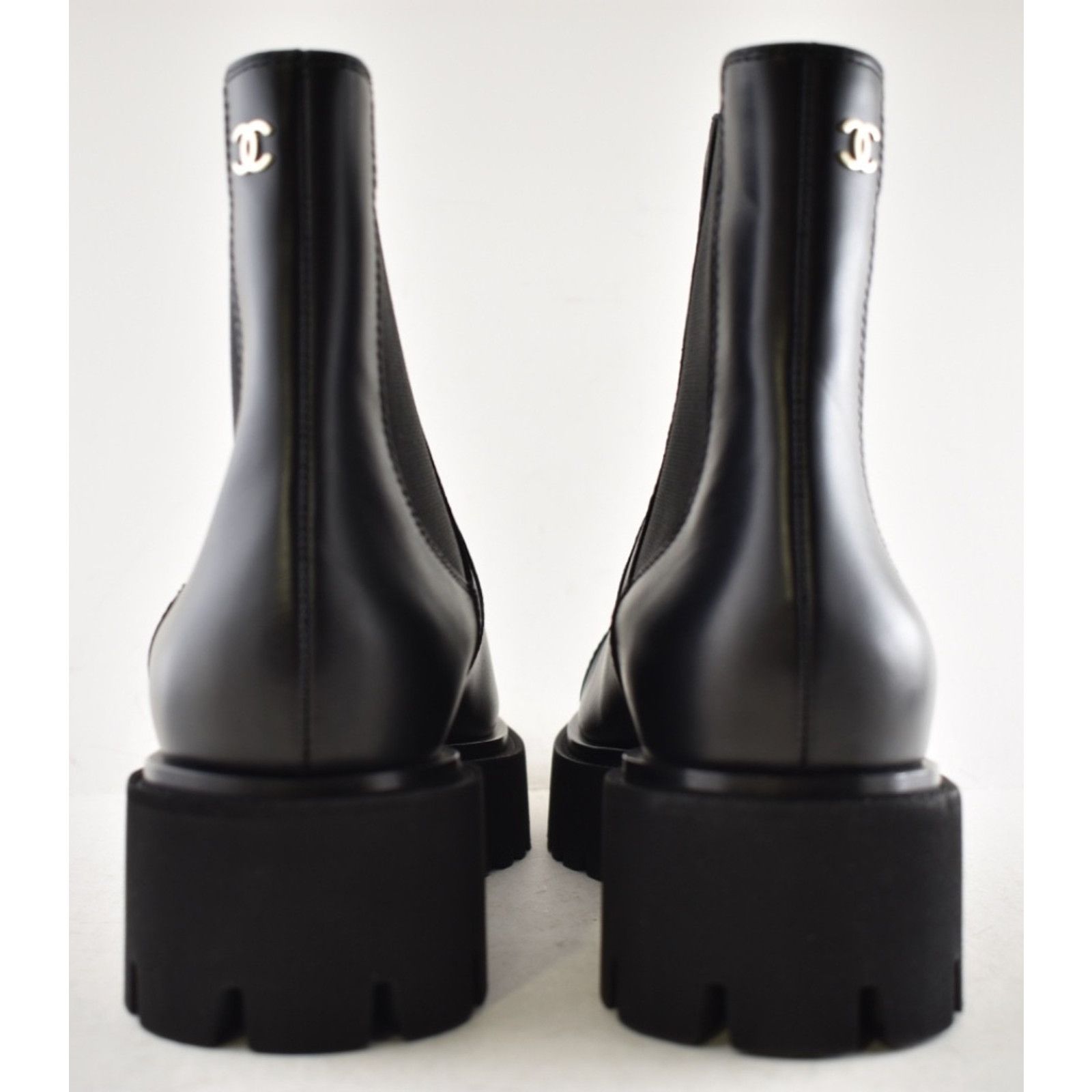 Chanel Chanel 24B Calfskin CC Logo Pull On Chelsea Platform Boot 42 Size US 11 / IT 41 - 13 Thumbnail