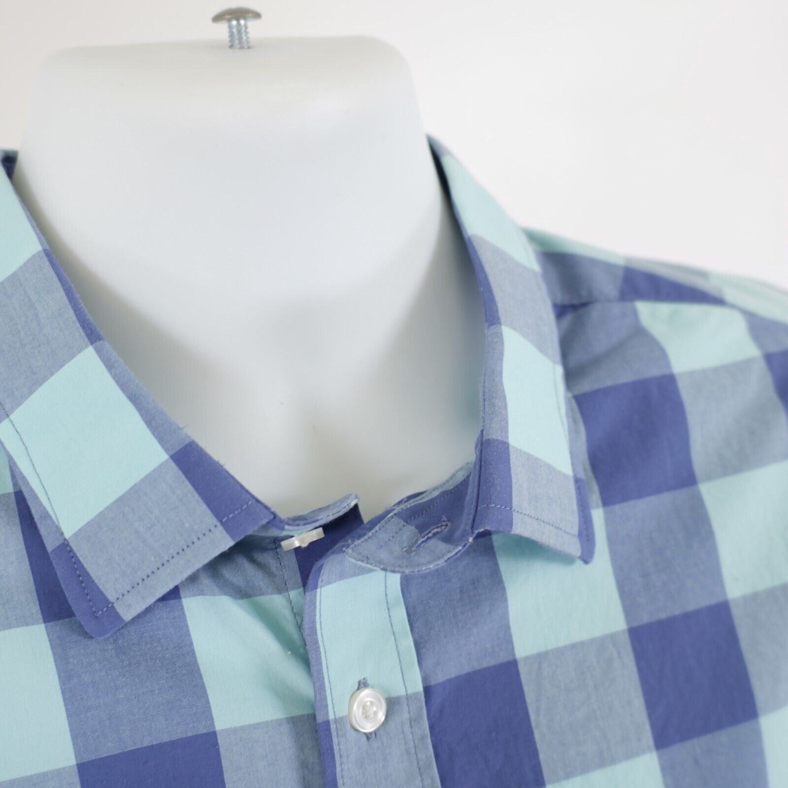 UNTUCKit UNTUCKit Blue Plaid Short Sleeve XL Collared Dress Shirt Size US XL / EU 56 / 4 - 2 Thumbnail