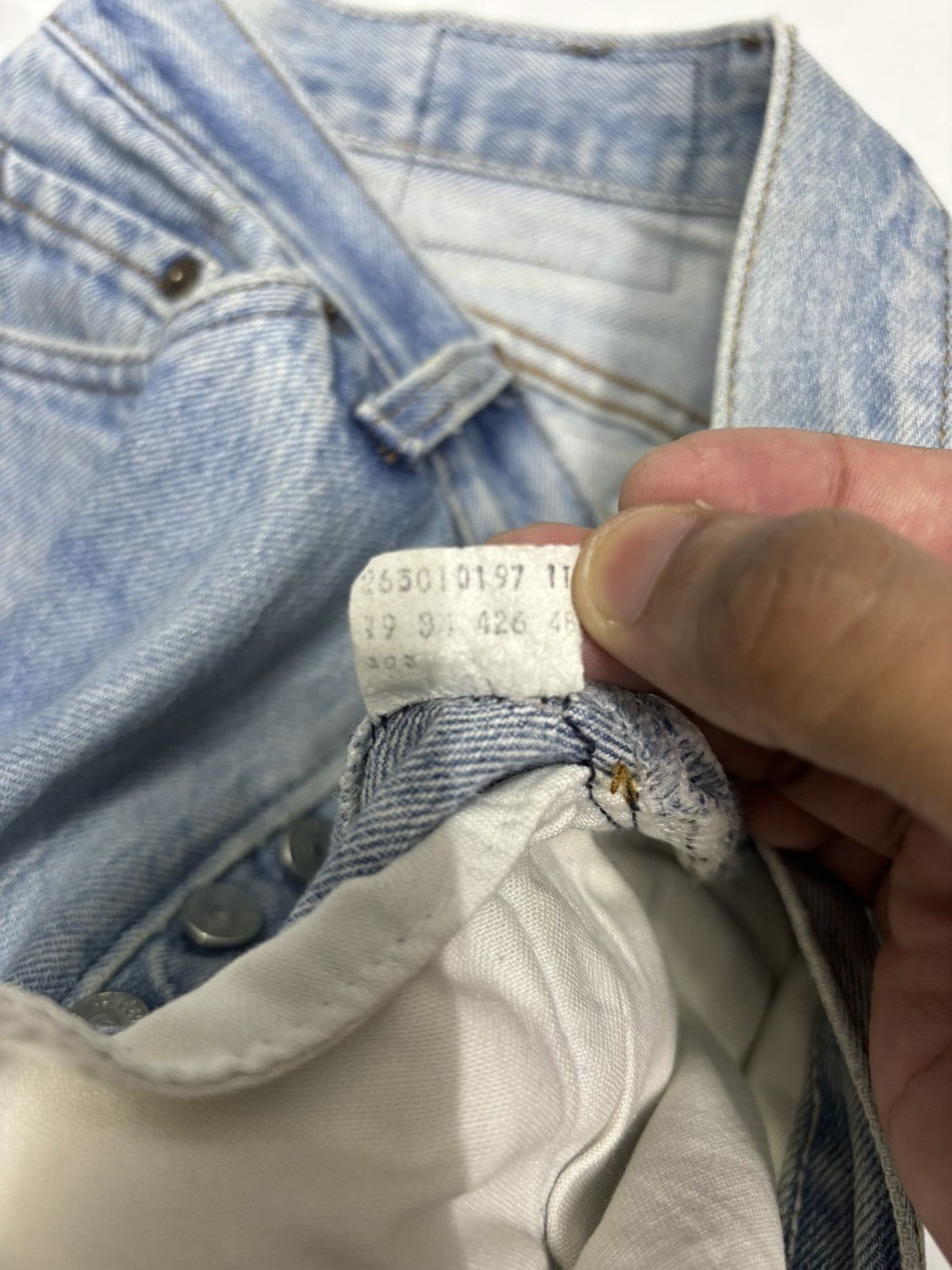 Levi's VINTAGE LEVIS 501 DISTRESSED DENIM RELEASE HEM JEANS Size 27" / US 4 / IT 40 - 10 Thumbnail