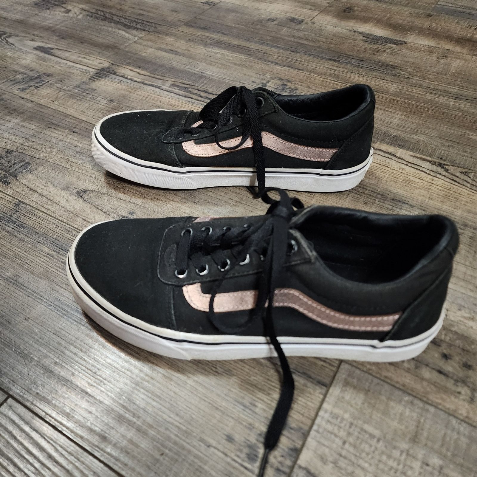 Vans Vans sneakers shoes black with rose gold metallic W sz 8 b39 Size US 8 / IT 38 - 2 Thumbnail