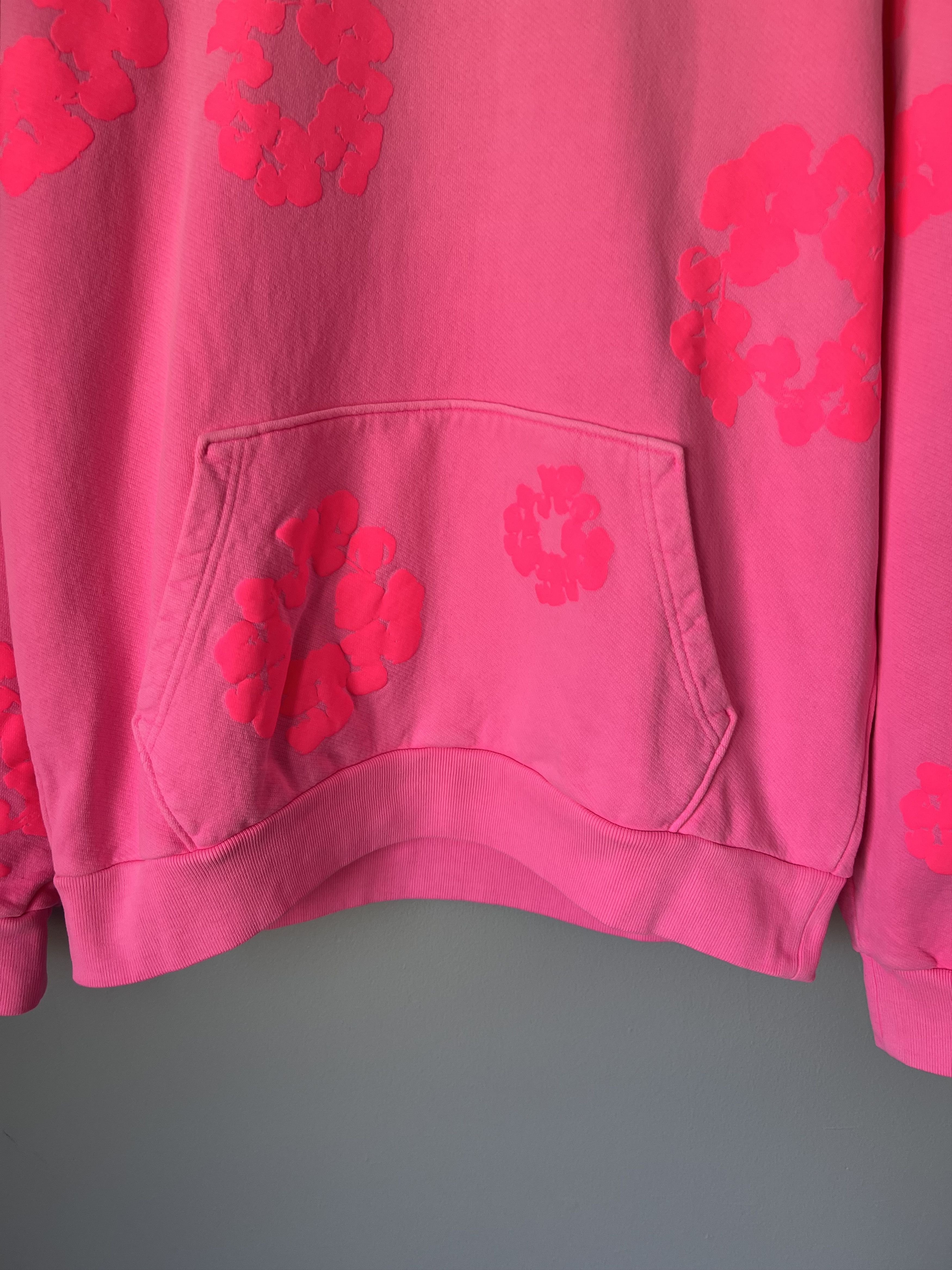 DENIM TEARS Denim Tears Mono Wreath Hoodie in Pink Size US M / EU 48-50 / 2 - 3 Thumbnail