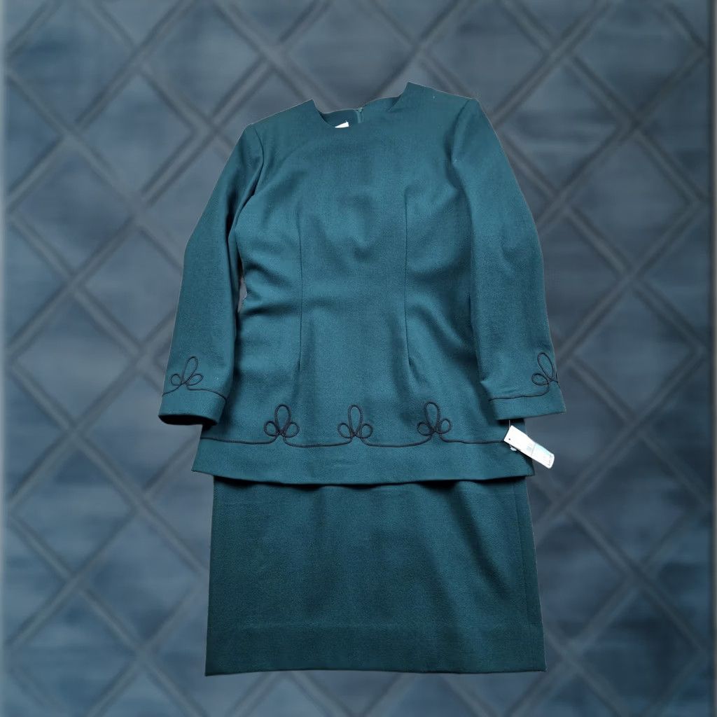 Talbots VINTAGE Talbots Petites Skirt Suit Womens 10P Green Wool Dress 1 Piece Made USA Size 32" / US 10 / IT 46 - 1 Thumbnail
