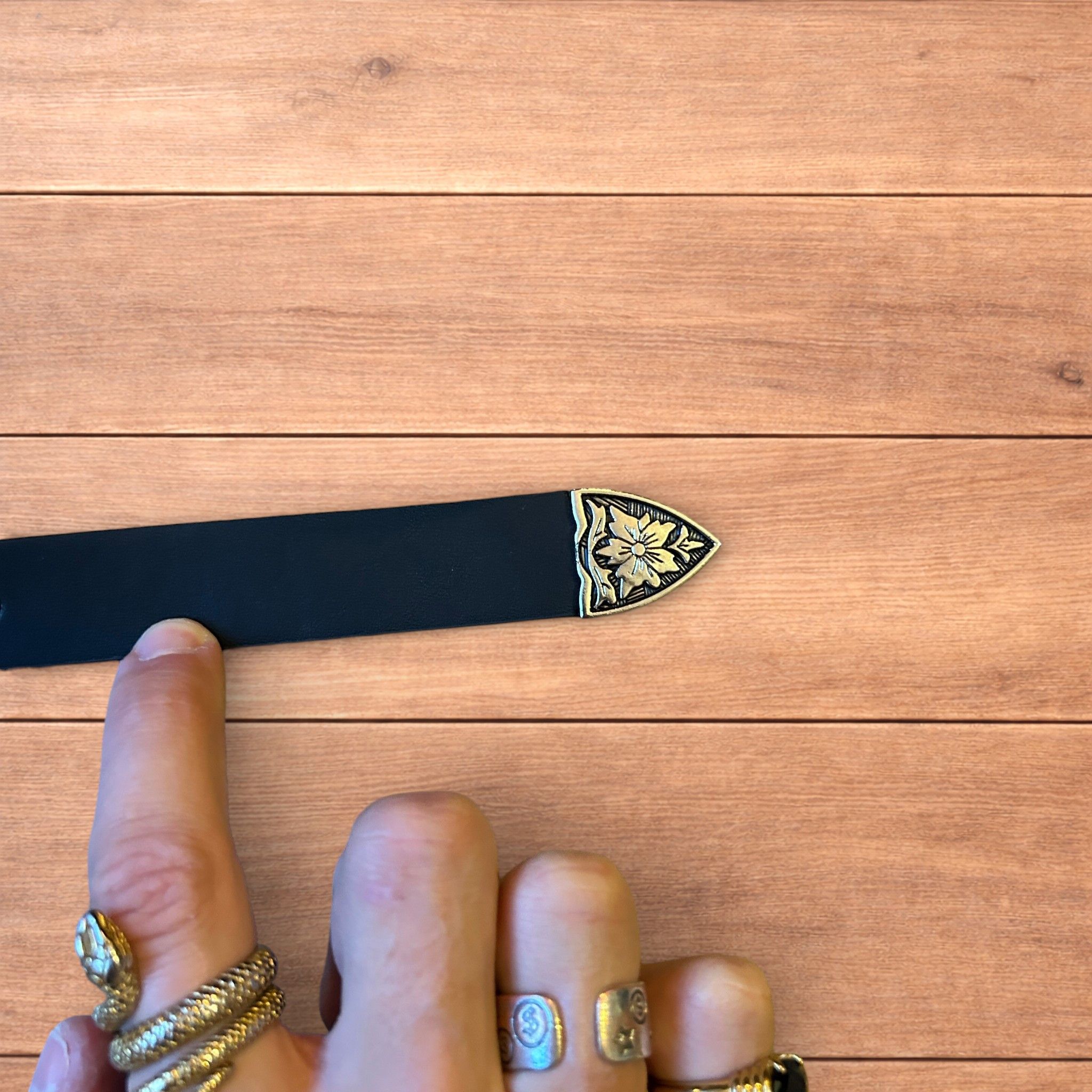 Japanese Brand Faux leather western cowboy belt in black with silver trim. Size ONE SIZE - 3 Thumbnail