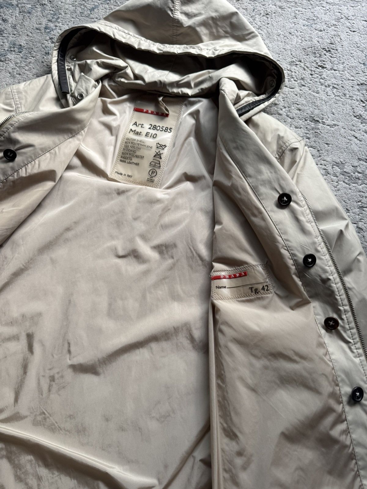 Prada Prada Vintage Sport Jacket Size 42 made italy Size M / US 6-8 / IT 42-44 - 5 Thumbnail