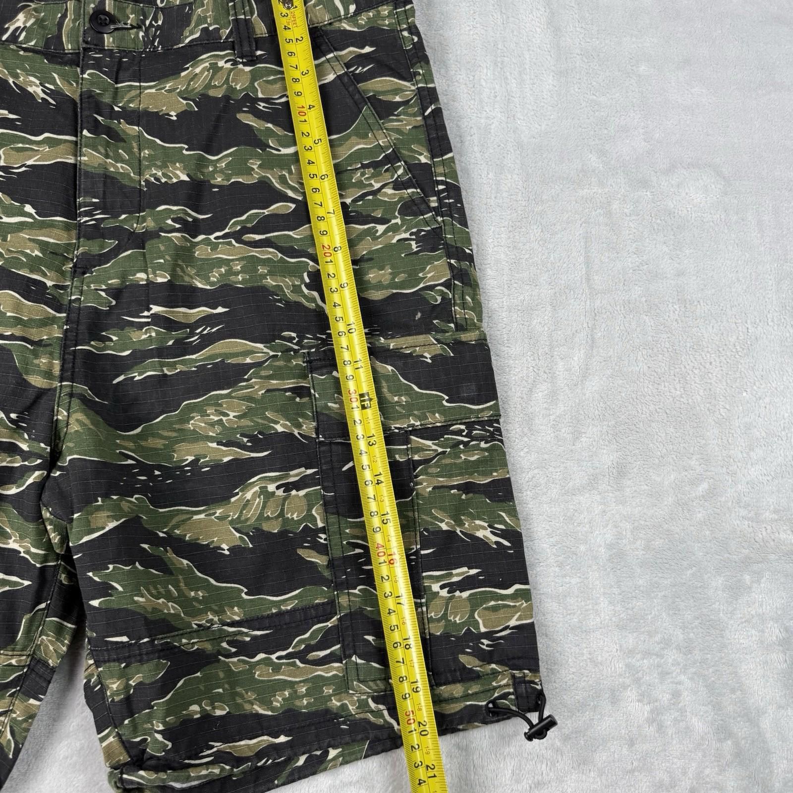 Other Y2K DC Shoes Camo Cargo Shorts Mens 34 Skate Streetwear Size US 34 / EU 50 - 5 Thumbnail