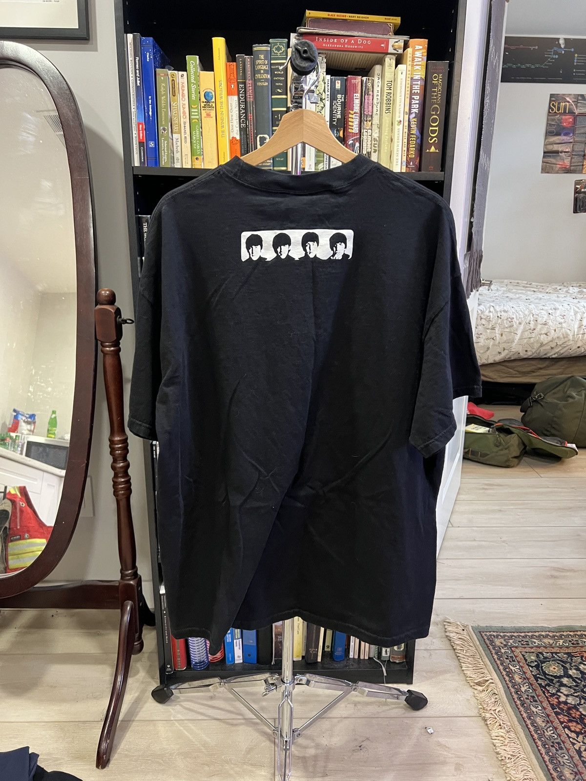 Apple vintage the beatles a hard days night tee Size US XXL / EU 58 / 5 - 2 Thumbnail