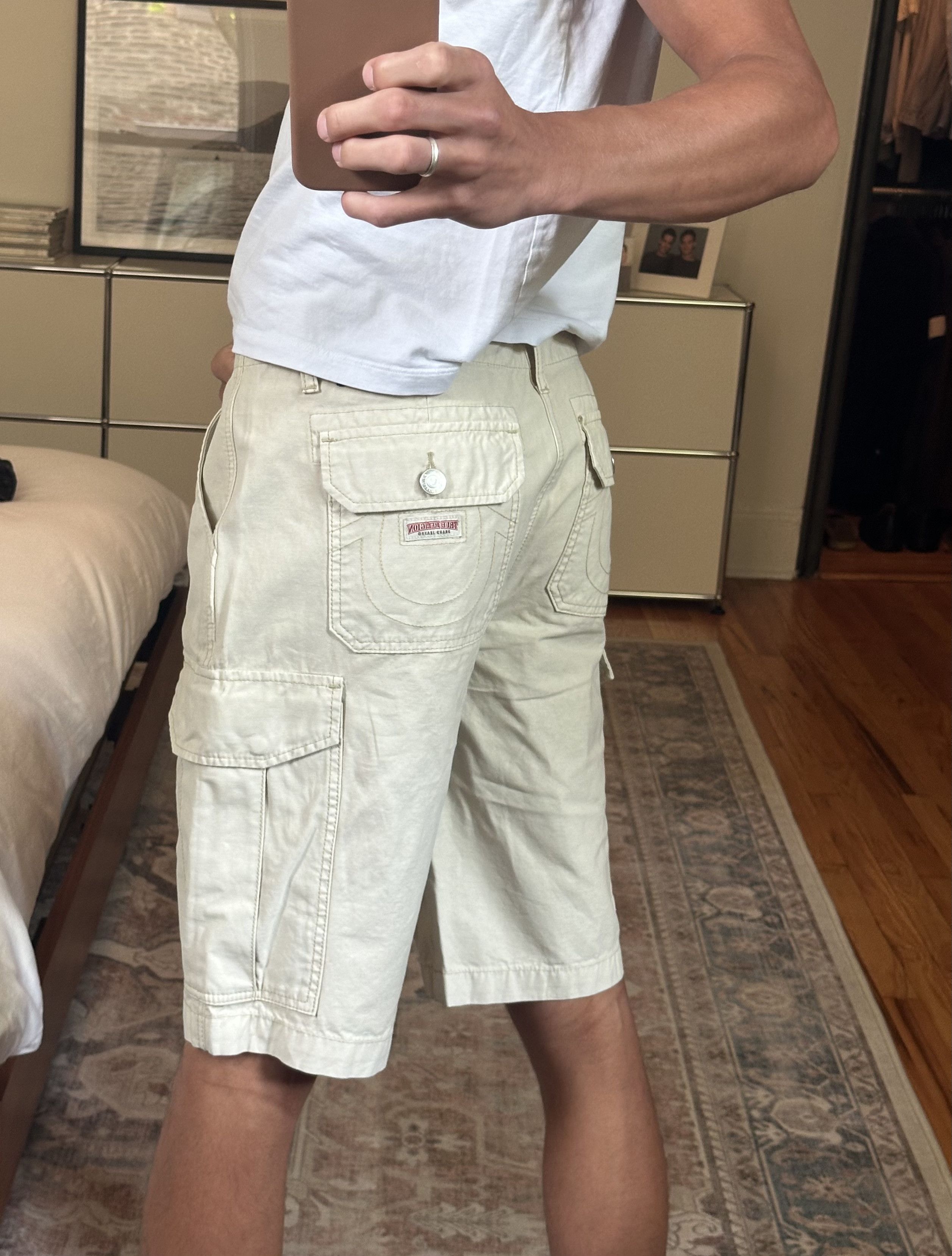 True Religion Vintage True Religion Beige Cargo Shorts Size US 33 - 3 Thumbnail