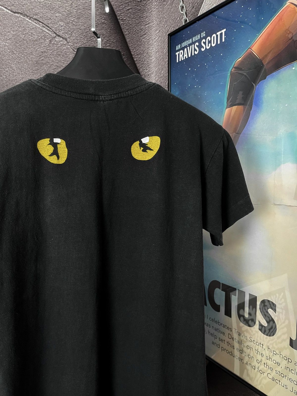 Fruit Of The Loom Vintage CATS London Graphic Tee Black Distressed Y2K Size US S / EU 44-46 / 1 - 6 Thumbnail