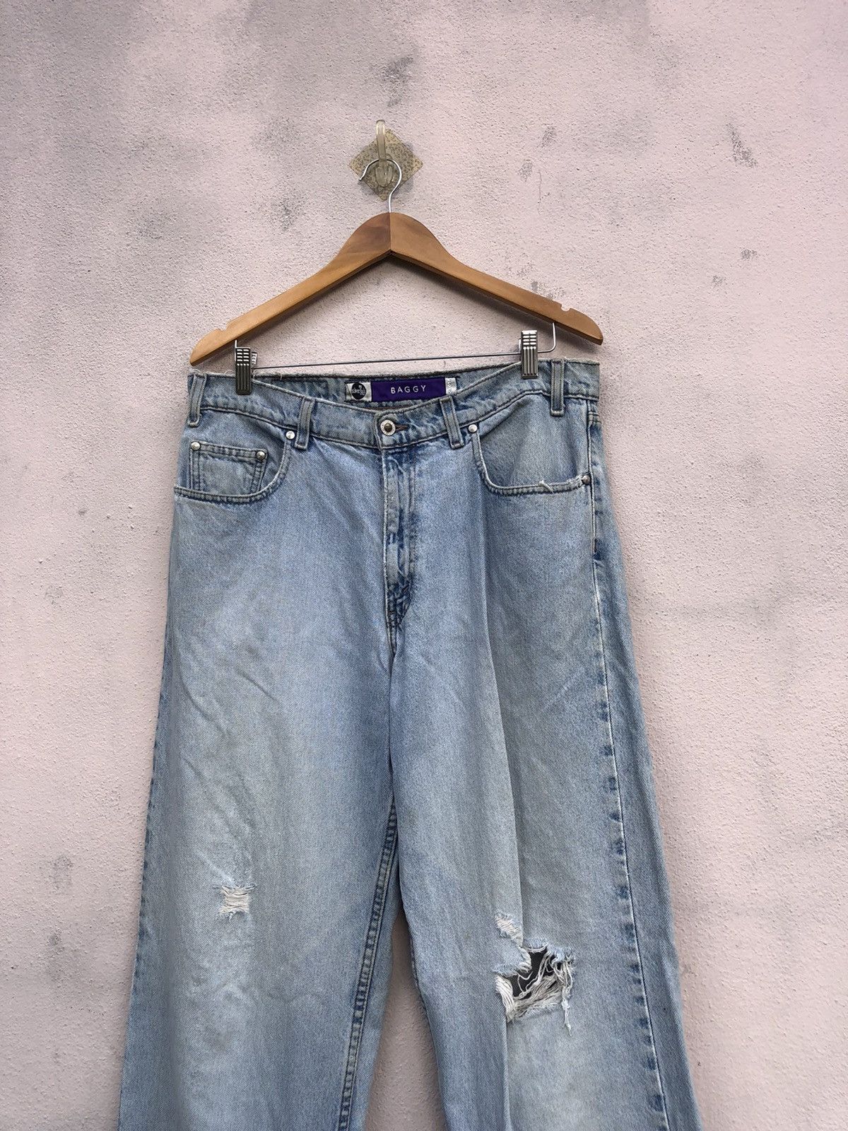 Levi's Levi’s SilverTab Baggy Distressed 90s Style Jeans Size US 33 - 6 Thumbnail