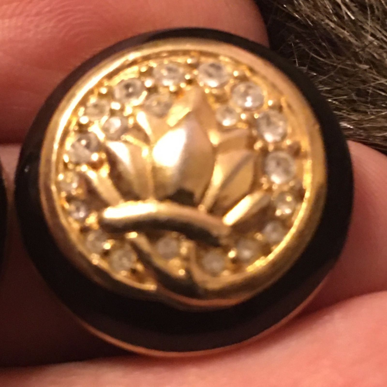 Vintage Vintage gold tone enamel rhinestone clip earrings Size ONE SIZE - 4 Thumbnail