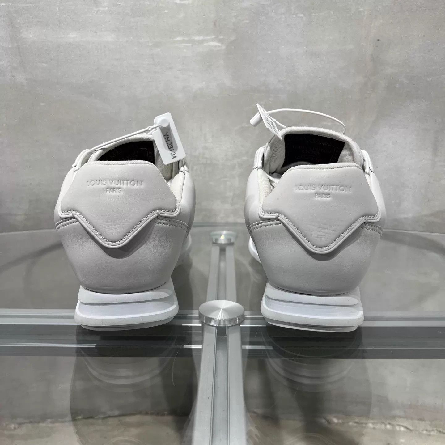 Louis Vuitton LV White Sneakers UK7.5 41.5 Size US 8.5 / EU 41-42 - 6 Thumbnail