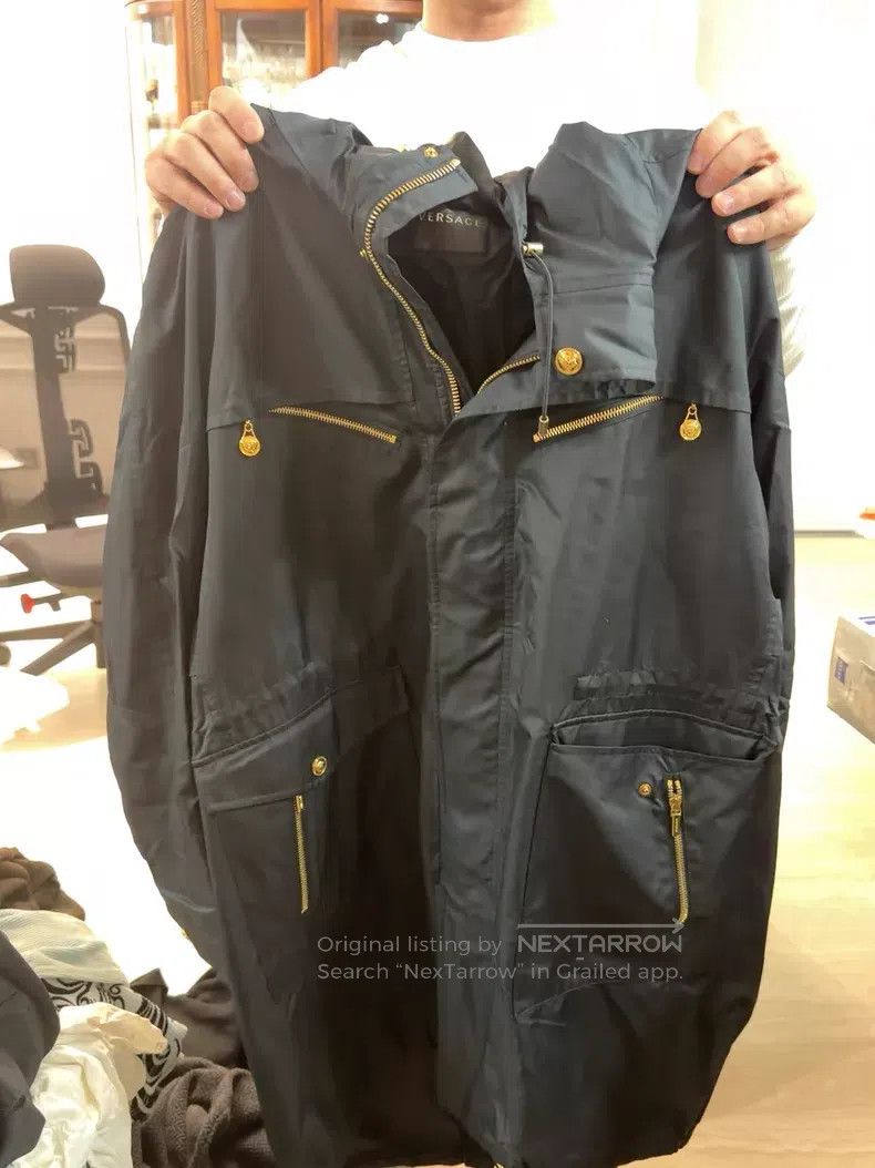 Versace Versace Black trench coat Size US L / EU 52-54 / 3 - 1 Thumbnail
