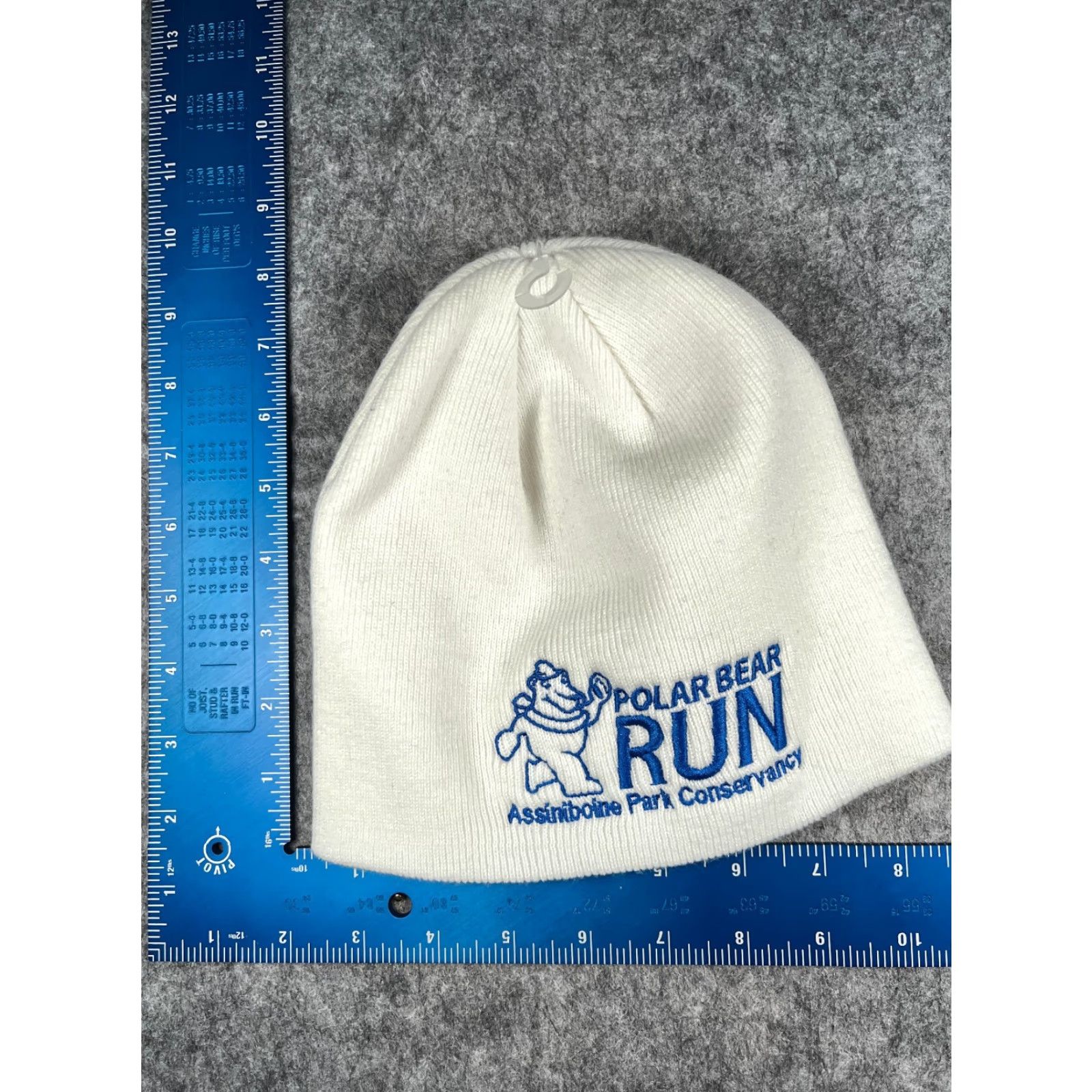 Vintage Manitora Moose Beanie Toque Adult One Size White Knit 100% Acrylic Ski Size ONE SIZE - 4 Thumbnail